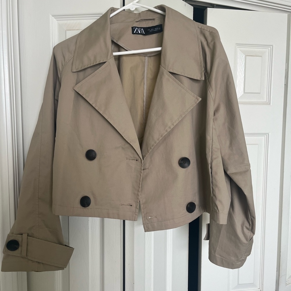 Cropped trench coat